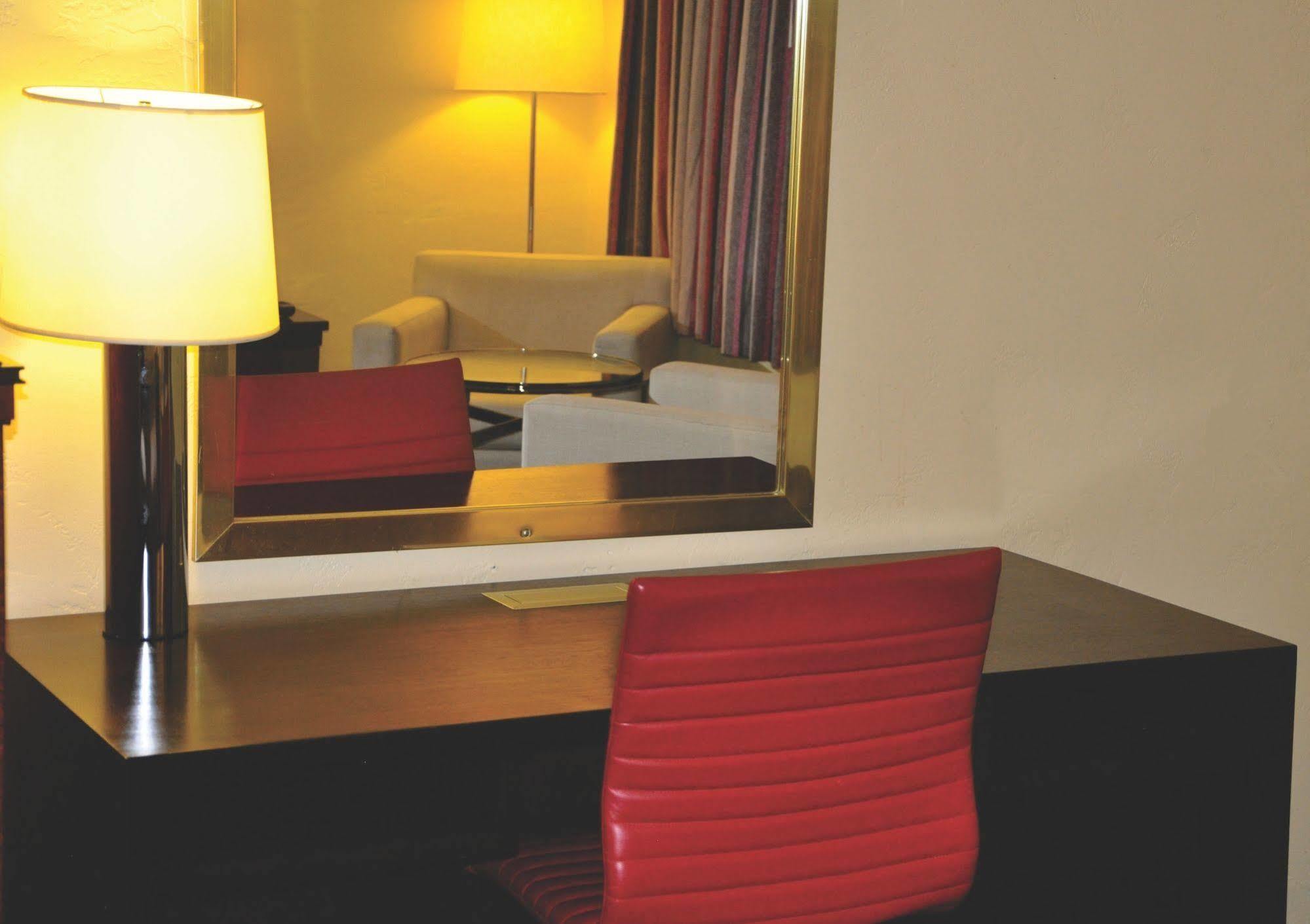 Travelers Inn Manteca Zewnętrze zdjęcie