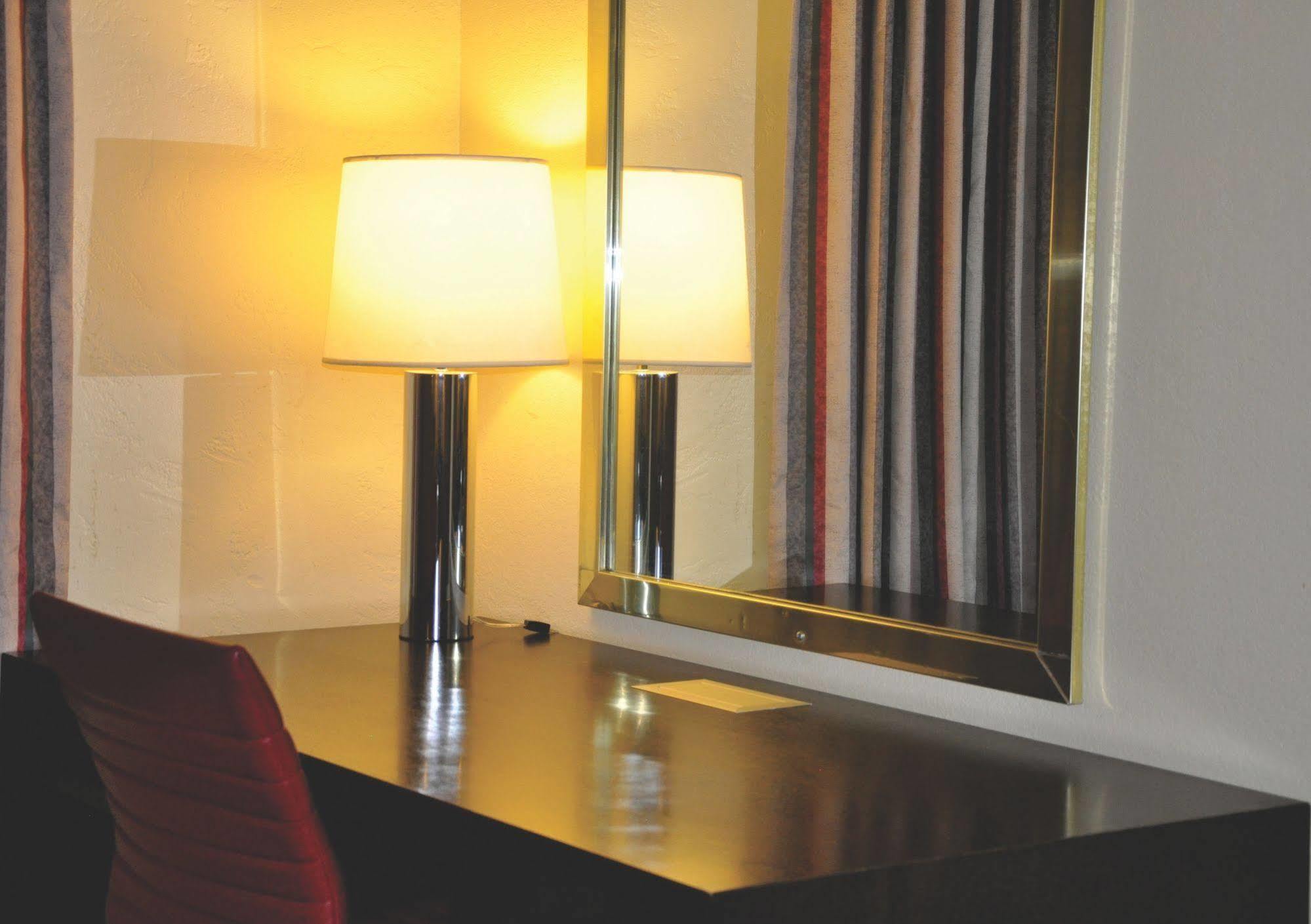Travelers Inn Manteca Zewnętrze zdjęcie